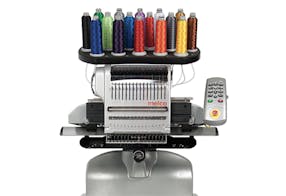 A máquina de bordar para iniciantes